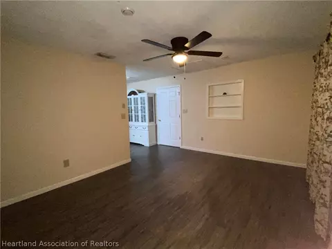 Living - 515 Straight St, Sebring, FL 33875 photo 2 of 3
