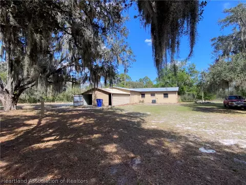 Exterior - 515 Straight St, Sebring, FL 33875 photo 4 of 12