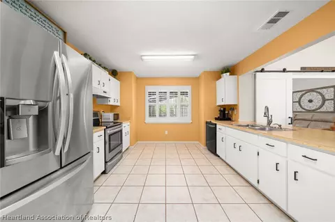 Kitchen - 3103 Duffer Rd, Sebring, FL 33872 photo 1 of 3