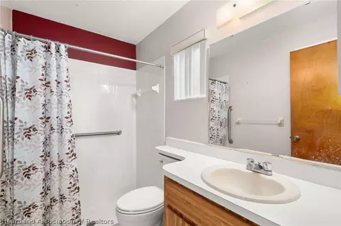 Bath - 3838 Thunderbird Hill Cir, Sebring, FL 33872 photo 1 of 4