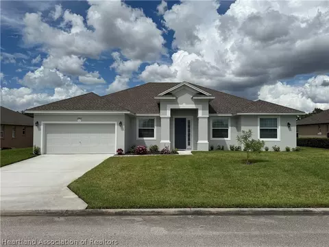 6902 Cecilia Ave, Sebring, FL 33872