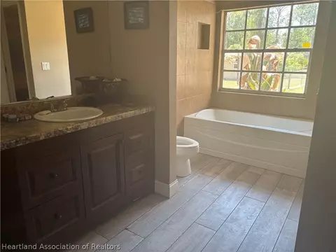 Bath - 5301 Lime Rd, Sebring, FL 33875 photo 3 of 3