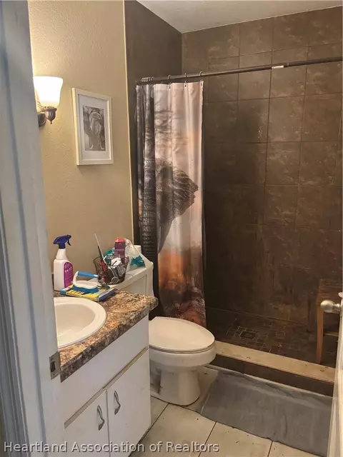 Bath - 5301 Lime Rd, Sebring, FL 33875 photo 1 of 3