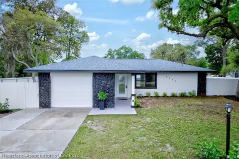 Exterior - 4515 Snapper Dr, Sebring, FL 33870 photo 3 of 6