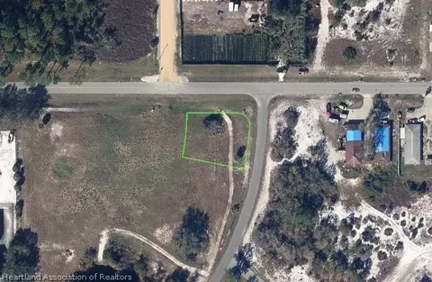 101 Flamingo Rd NE, Lake Placid, FL 33852