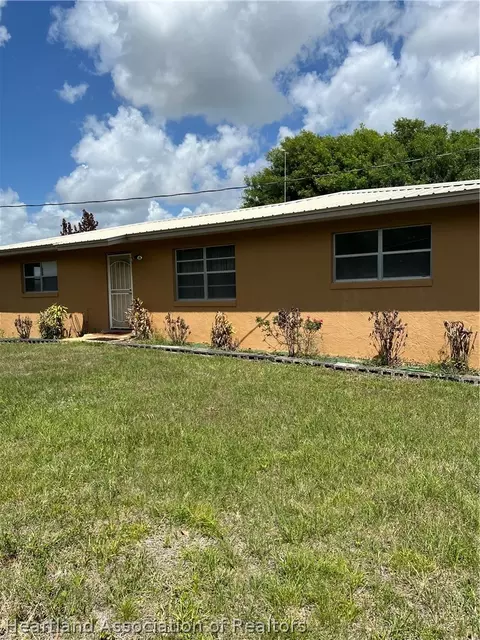 121 Williams Rd, Lake Placid, FL 33852