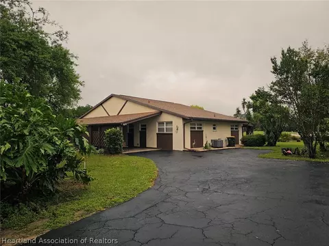 2402 Golf Hammock Dr, Sebring, FL 33872