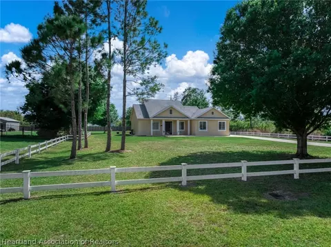 2009 Flower Ter, Sebring, FL 33875 photo 4