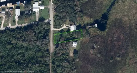 613 Lakesedge Dr, Lake Placid, FL 33852