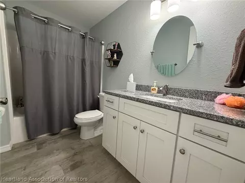 Bath - 1122 Renault Ave, Sebring, FL 33872 photo 4 of 4