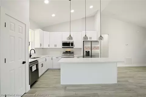 Kitchen - 1313 Blue Heron Dr, Sebring, FL 33876 photo 1 of 2