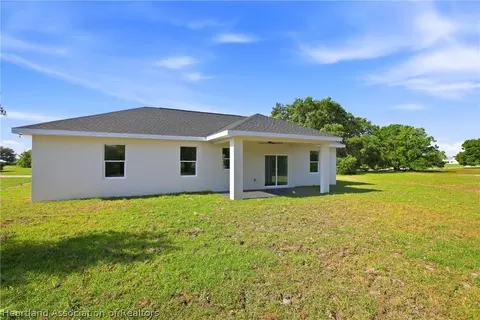 Exterior - 1313 Blue Heron Dr, Sebring, FL 33876 photo 4 of 5