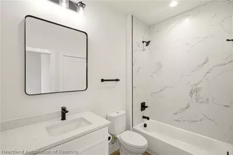 Bath - 7322 Granada Blvd, Sebring, FL 33872 photo 4 of 9