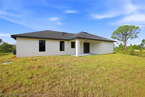 Exterior - 7322 Granada Blvd, Sebring, FL 33872 photo 5 of 7
