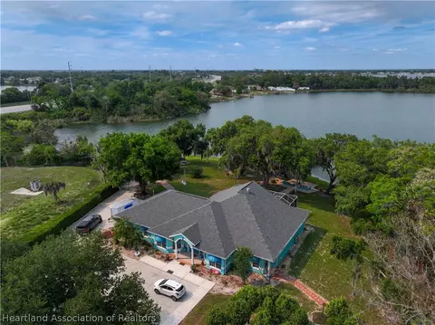 1002 W Pickett Cir, Avon Park, FL 33825