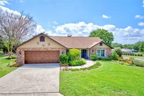 14 Wintergreen Trl, Lake Placid, FL 33852