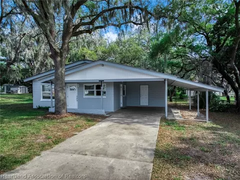 715 W Oak Lane St, Avon Park, FL 33825