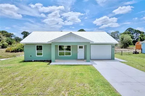694 Concert Dr, Lake Placid, FL 33852