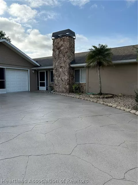 5924 Pebble Ln, Sebring, FL 33876