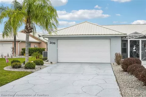 209 Clubhouse Ct, Sebring, FL 33876