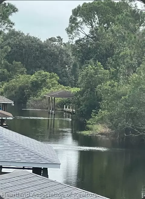 126 Mango Rd NE, Lake Placid, FL 33852