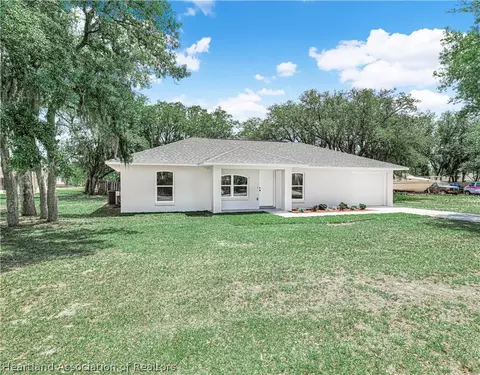 2124 N Highlands Blvd, Avon Park, FL 33825