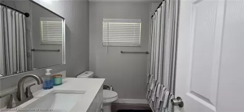 Bath - 3639 SW 19th St, Okeechobee, FL 34974 photo 2 of 2