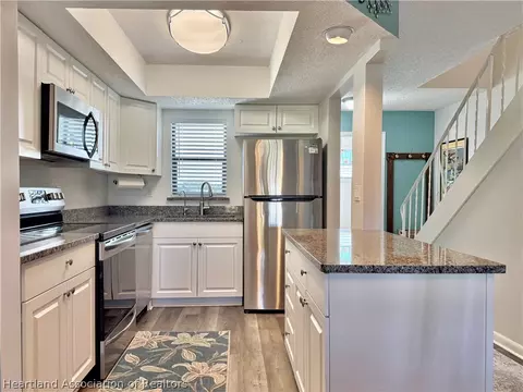 Kitchen - 3635 Edgewater Dr, Sebring, FL 33872 photo 3 of 6