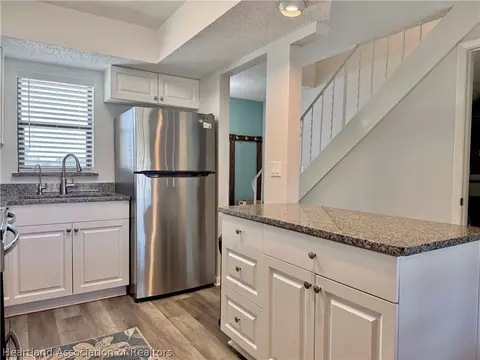 Kitchen - 3635 Edgewater Dr, Sebring, FL 33872 photo 5 of 6