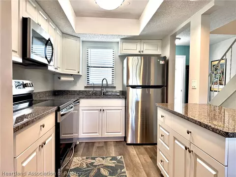 Kitchen - 3635 Edgewater Dr, Sebring, FL 33872 photo 6 of 6
