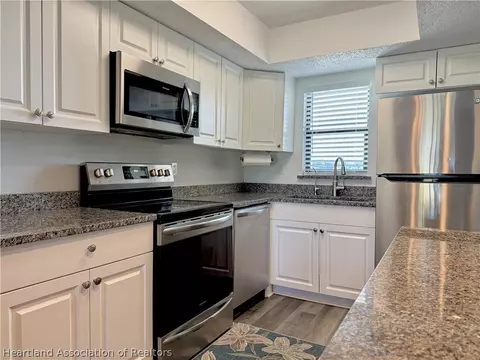 Kitchen - 3635 Edgewater Dr, Sebring, FL 33872 photo 1 of 6