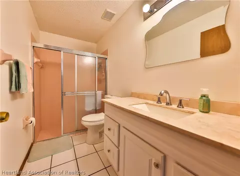 Bath - 5511 Granada Blvd, Sebring, FL 33872 photo 1 of 2