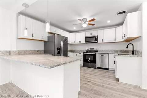 Kitchen - 2340 W Jackson St, Sebring, FL 33870 photo 1 of 4