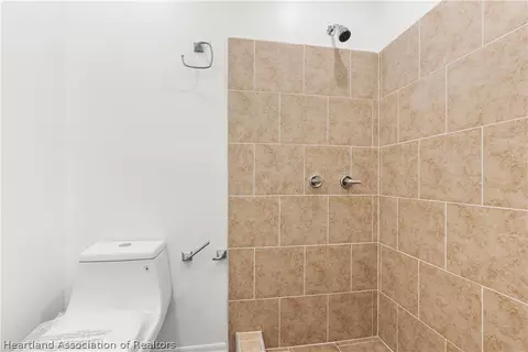 Bath - 2340 W Jackson St, Sebring, FL 33870 photo 4 of 4