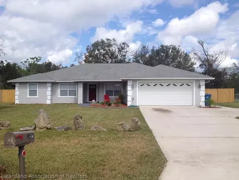 1360 Hurst St, Daytona Beach, FL 32117