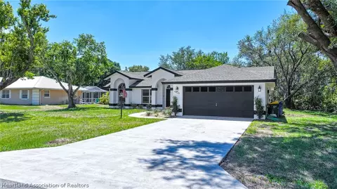 4425 Alcantarra Ave, Sebring, FL 33872
