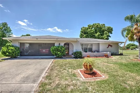 Exterior - 7316 Lime Tree Ct, Sebring, FL 33876 photo 9 of 9