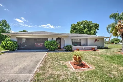 Exterior - 7316 Lime Tree Ct, Sebring, FL 33876 photo 10 of 10
