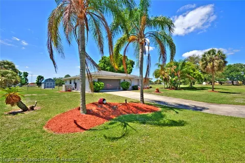 Exterior - 7316 Lime Tree Ct, Sebring, FL 33876 photo 5 of 9