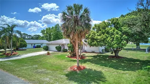 Exterior - 7316 Lime Tree Ct, Sebring, FL 33876 photo 7 of 9