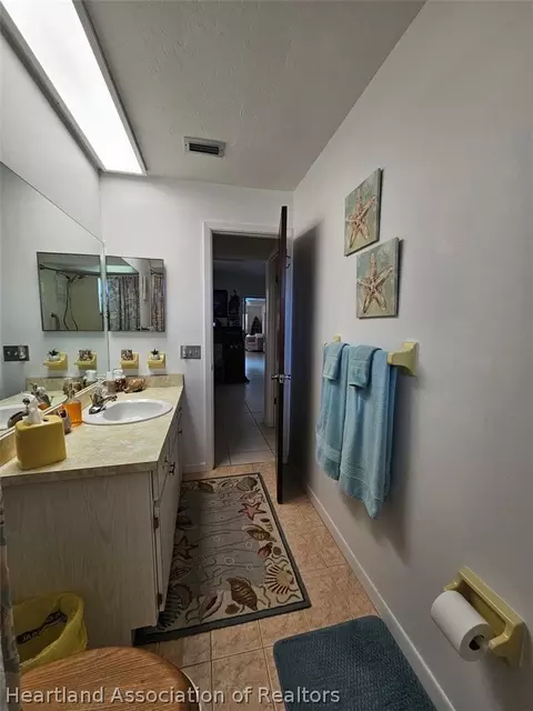 Bath - 7316 Lime Tree Ct, Sebring, FL 33876 photo 2 of 5