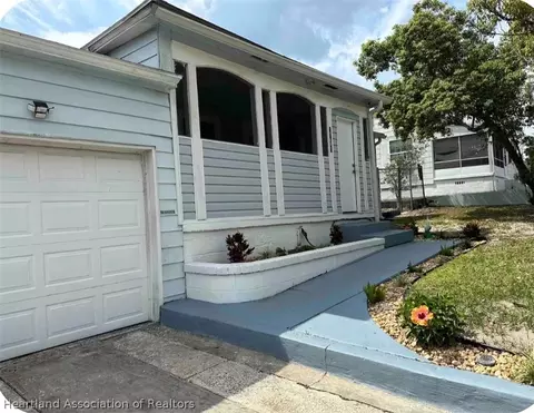 1371 Lakeview Dr, Sebring, FL 33870