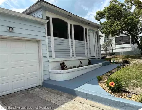 1371 Lakeview Dr, Sebring, FL 33870
