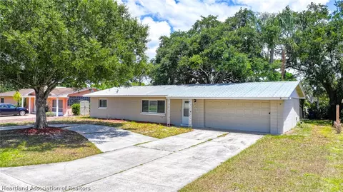 2706 Kingswood Dr, Sebring, FL 33870