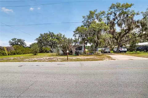 Exterior - 560 N Palm Ave, Frostproof, FL 33843 photo 14 of 14