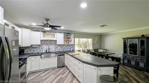 Kitchen - 6218 Apple Rd, Sebring, FL 33875 photo 4 of 4