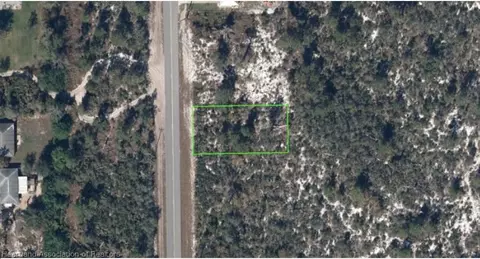 415 Hallmark Ave, Lake Placid, FL 33852