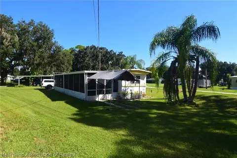 14 Henderson Rd, Lake Placid, FL 33852