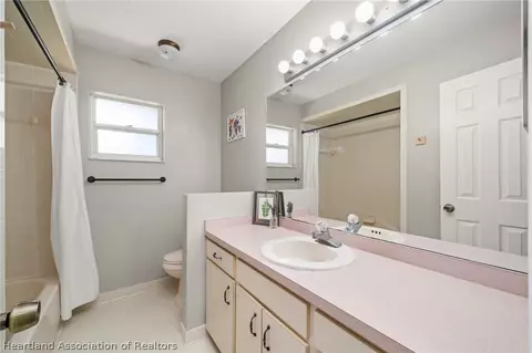 Bath - 4125 Duffer Loop, Sebring, FL 33872 photo 3 of 3