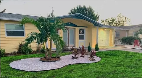 4142 Woodfield Ave, Holiday, FL 34691